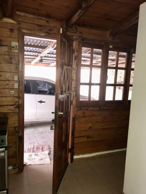 بويرتو مادرين Pequena Casa De Troncos, Detras De Casa Principal No Trabajo Con Tarjeta De Credito المظهر الخارجي الصورة